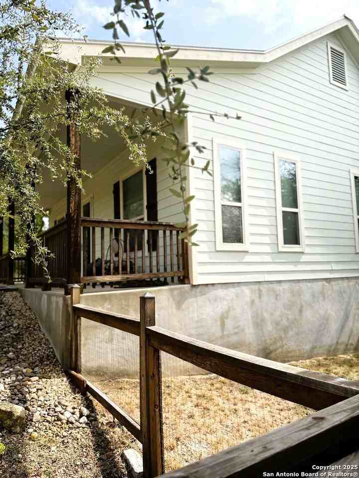 186 Lakeview Rd - Photo 2 of 26