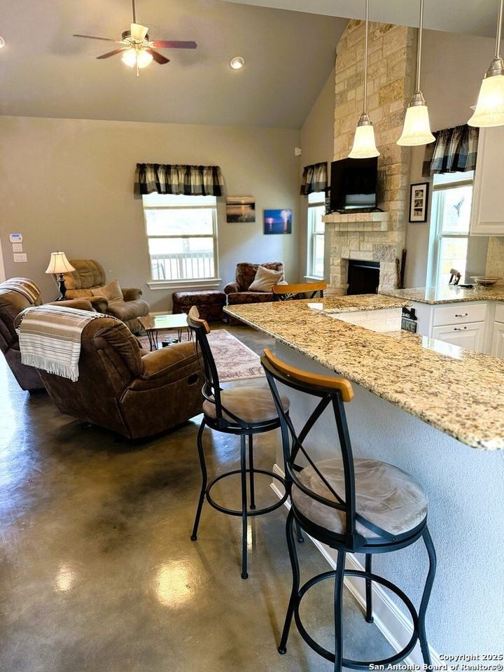 186 Lakeview Rd - Photo 7 of 26