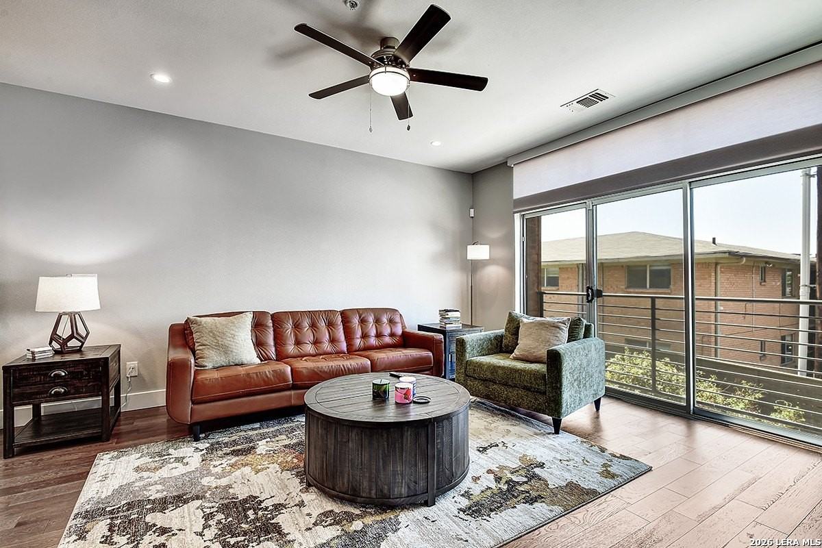 914 E Josephine St - Photo 6 of 30