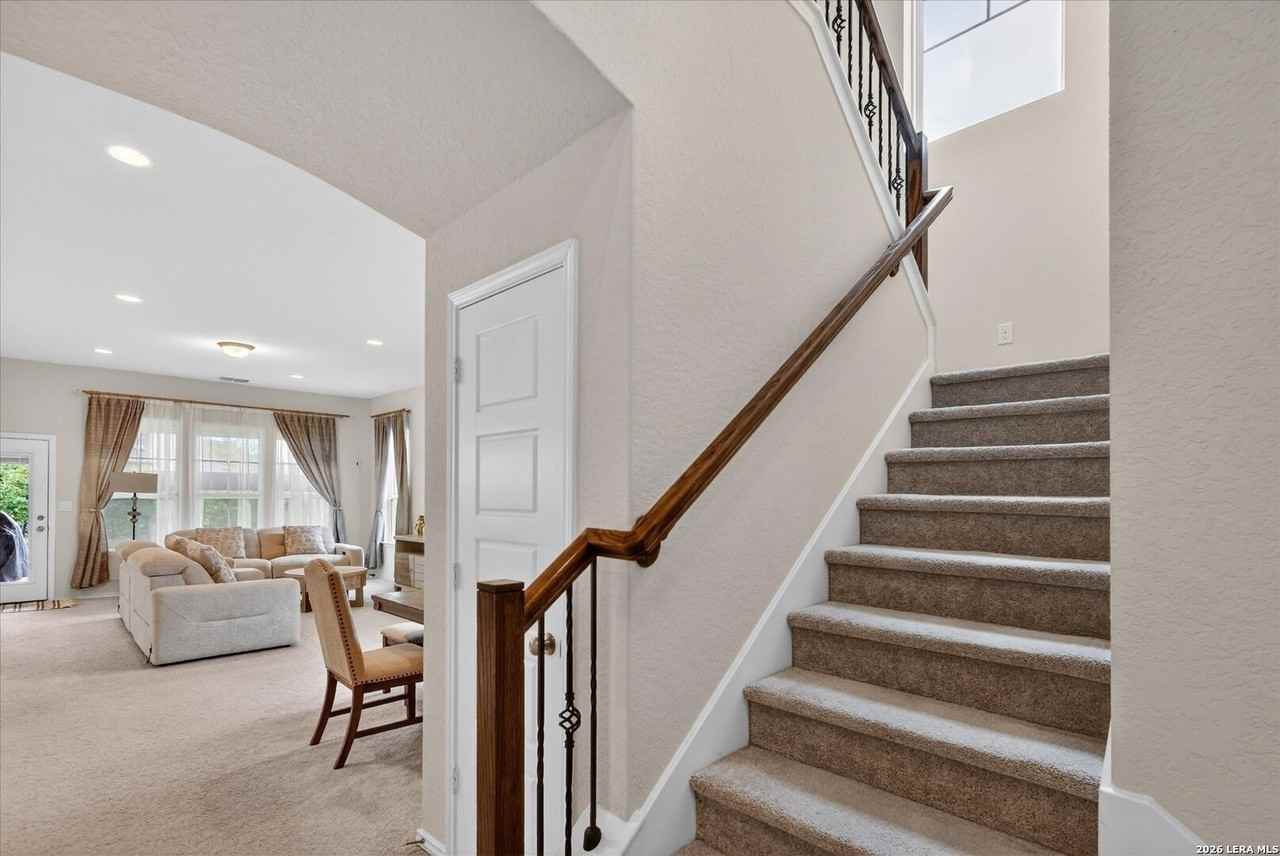 9000 Curling Post - Photo 4 of 28