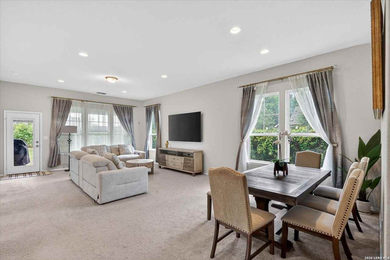 9000 Curling Post - Photo 5 of 28