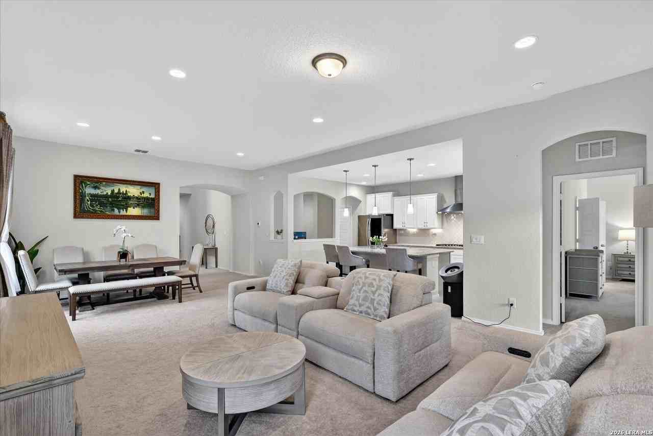 9000 Curling Post - Photo 6 of 28