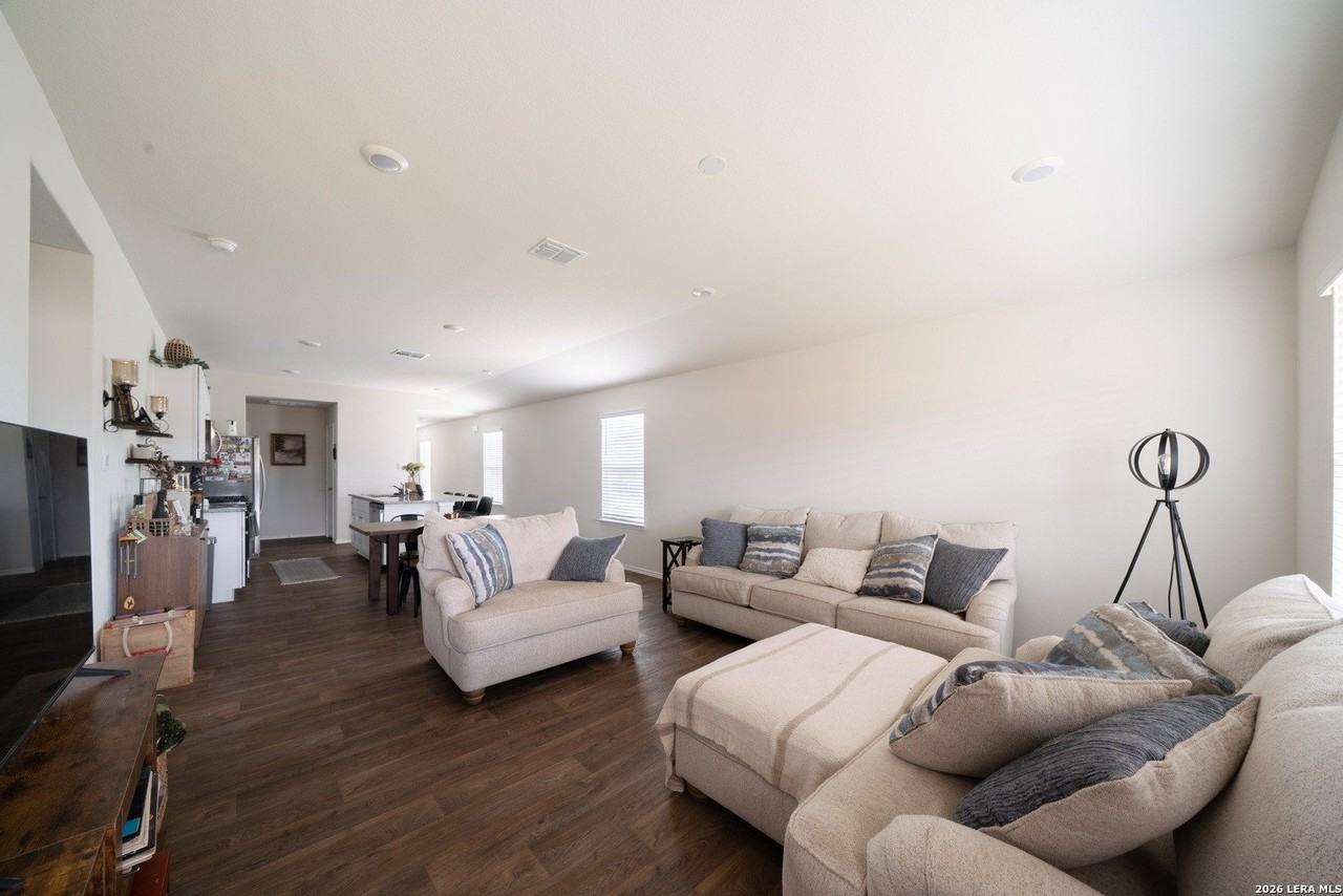 168 Honors St - Photo 4 of 25