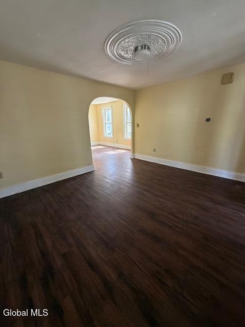 1025 Pleasant St - Photo 2 of 8