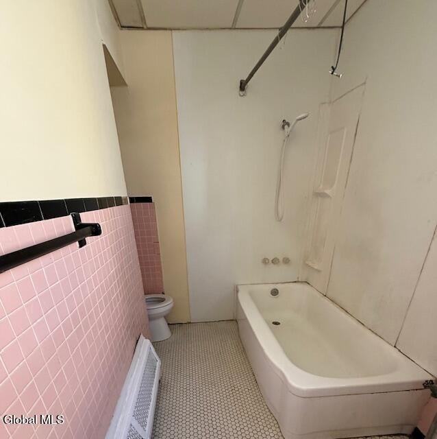 1025 Pleasant St - Photo 6 of 8