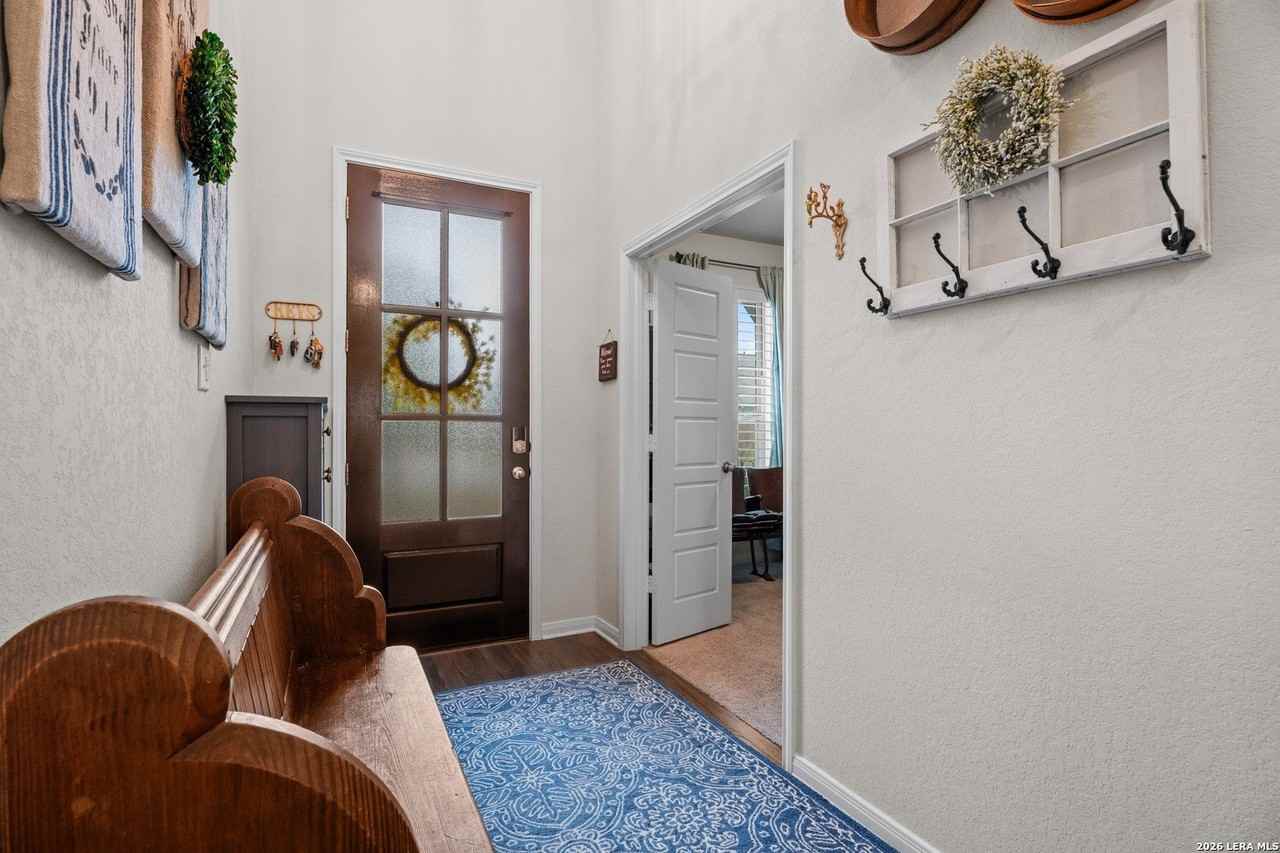 2040 Market Trl - Photo 5 of 33