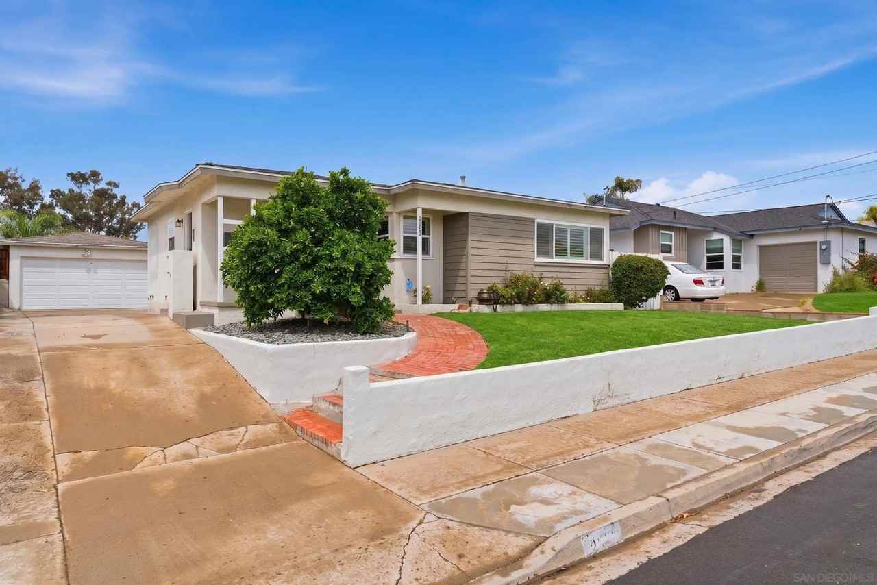 6122 Nagel St - Photo 2 of 37