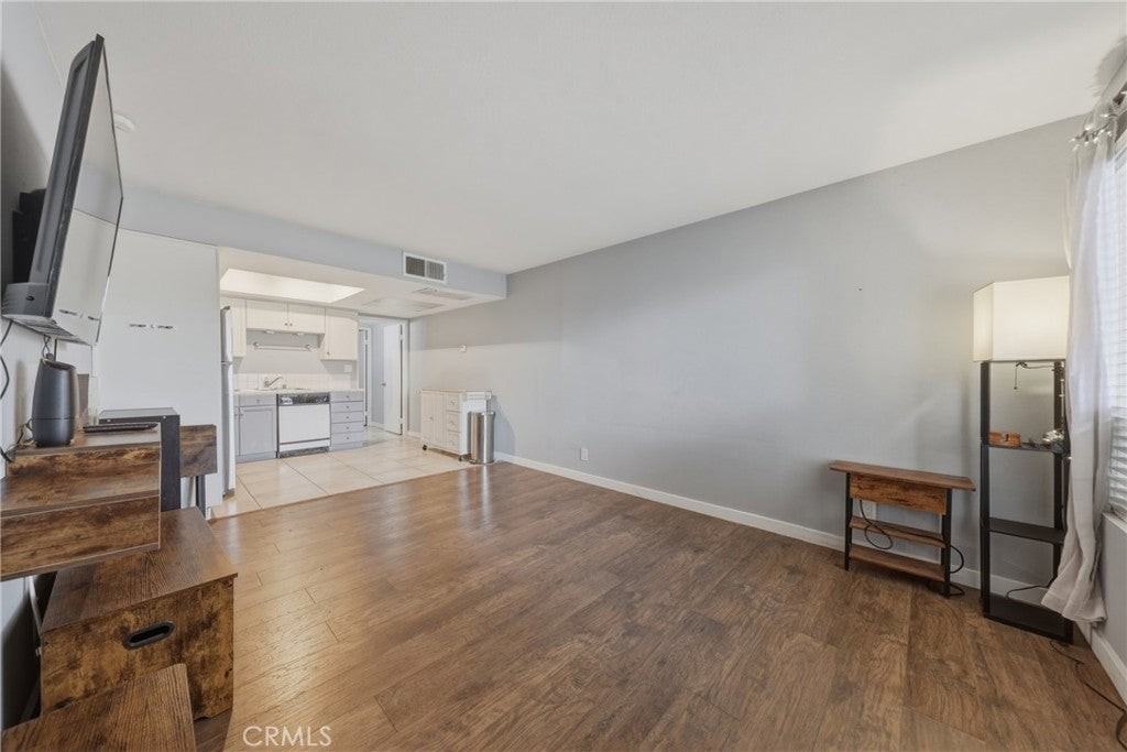 64291 Spyglass Ave - Photo 6 of 22