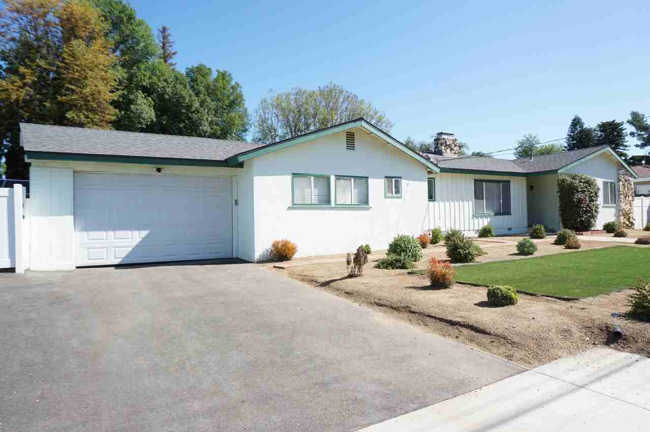 18243 Superior St - Photo 2 of 50