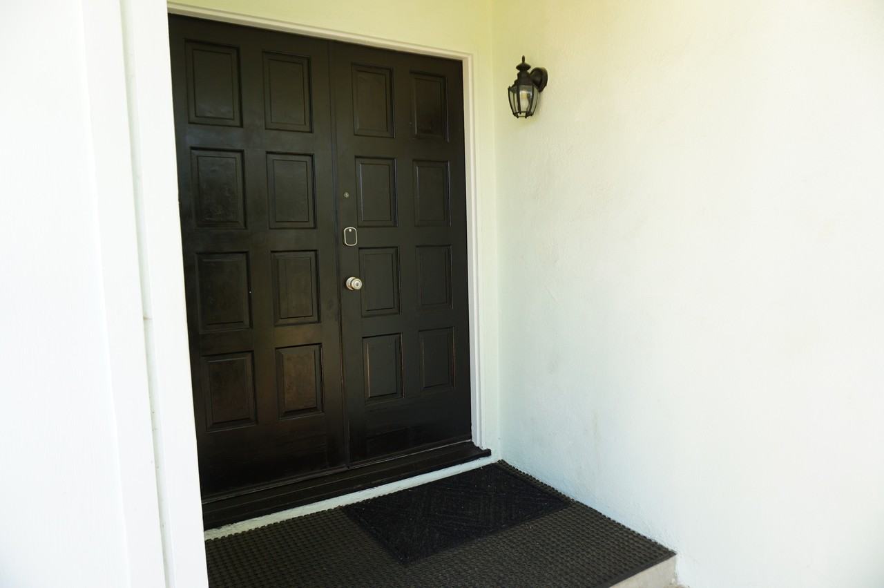 18243 Superior St - Photo 5 of 50