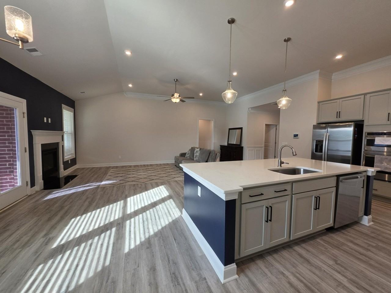 3360 Rustic Dr - Photo 7 of 41