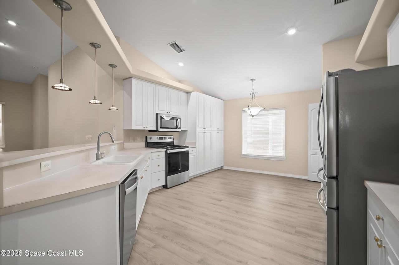 6924 Renshaw Dr - Photo 7 of 33