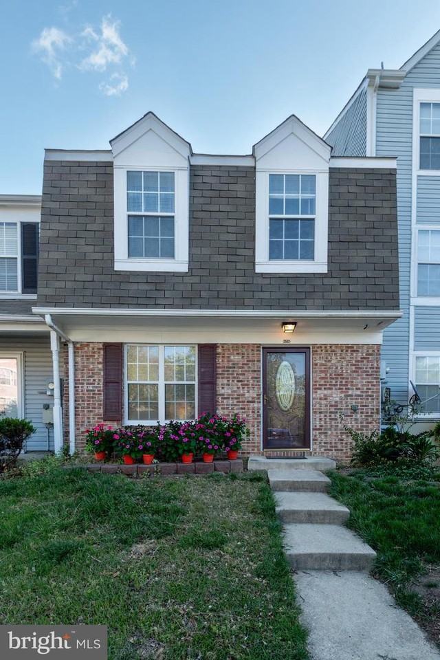 2502 Regal Pl