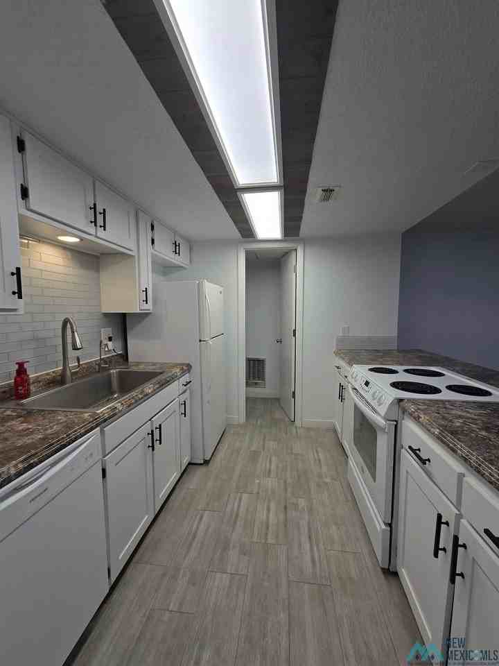 3520 Adenmor Ct Apt C - Photo 5 of 13