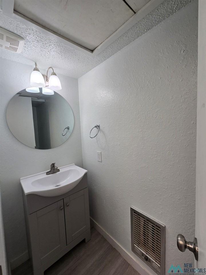 3520 Adenmor Ct Apt C - Photo 6 of 13