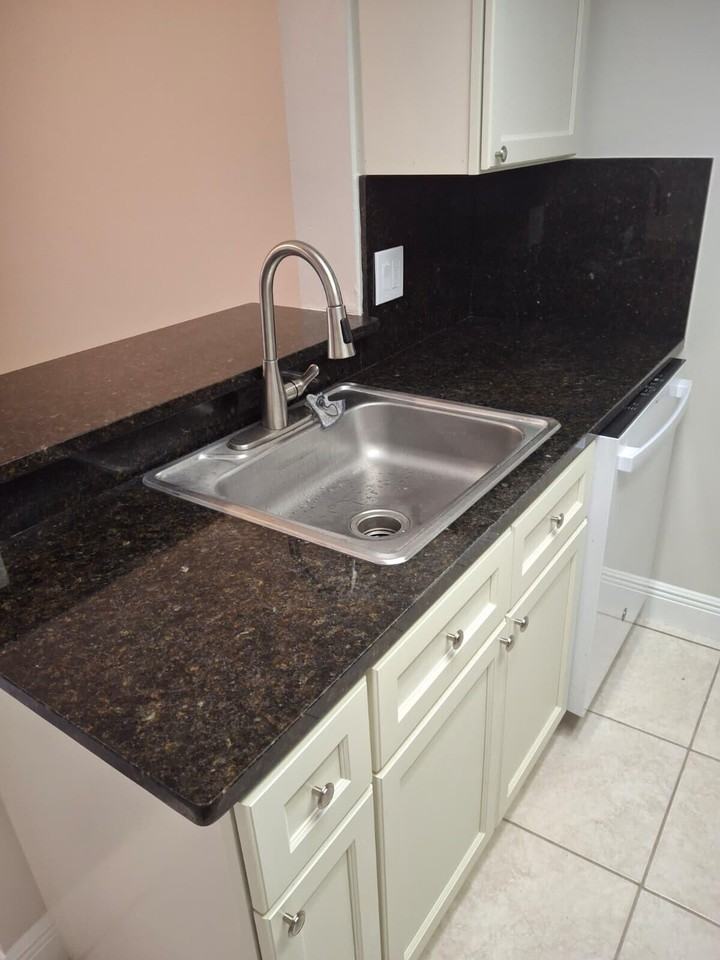 3222 Coral Lake Ln - Photo 2 of 18