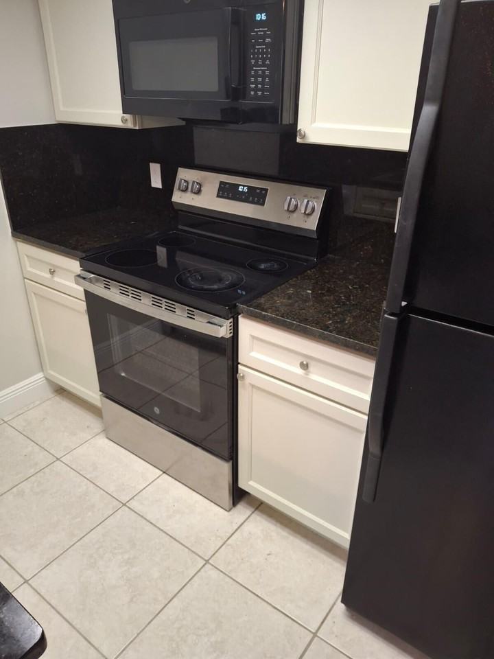 3222 Coral Lake Ln - Photo 3 of 18