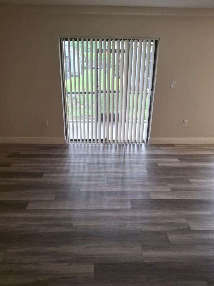 3222 Coral Lake Ln - Photo 5 of 18