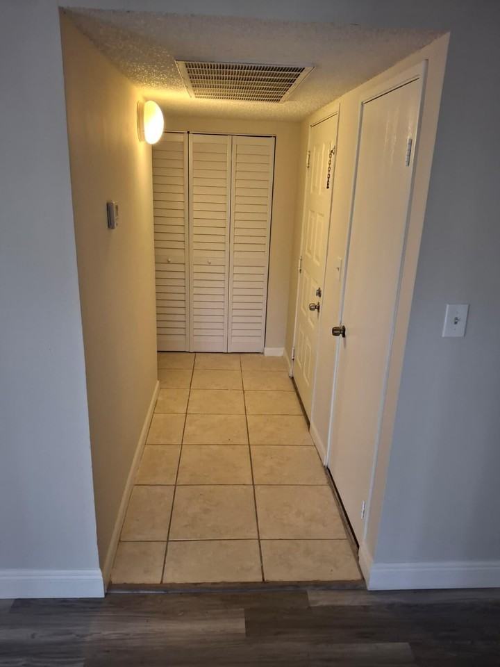 3222 Coral Lake Ln - Photo 6 of 18