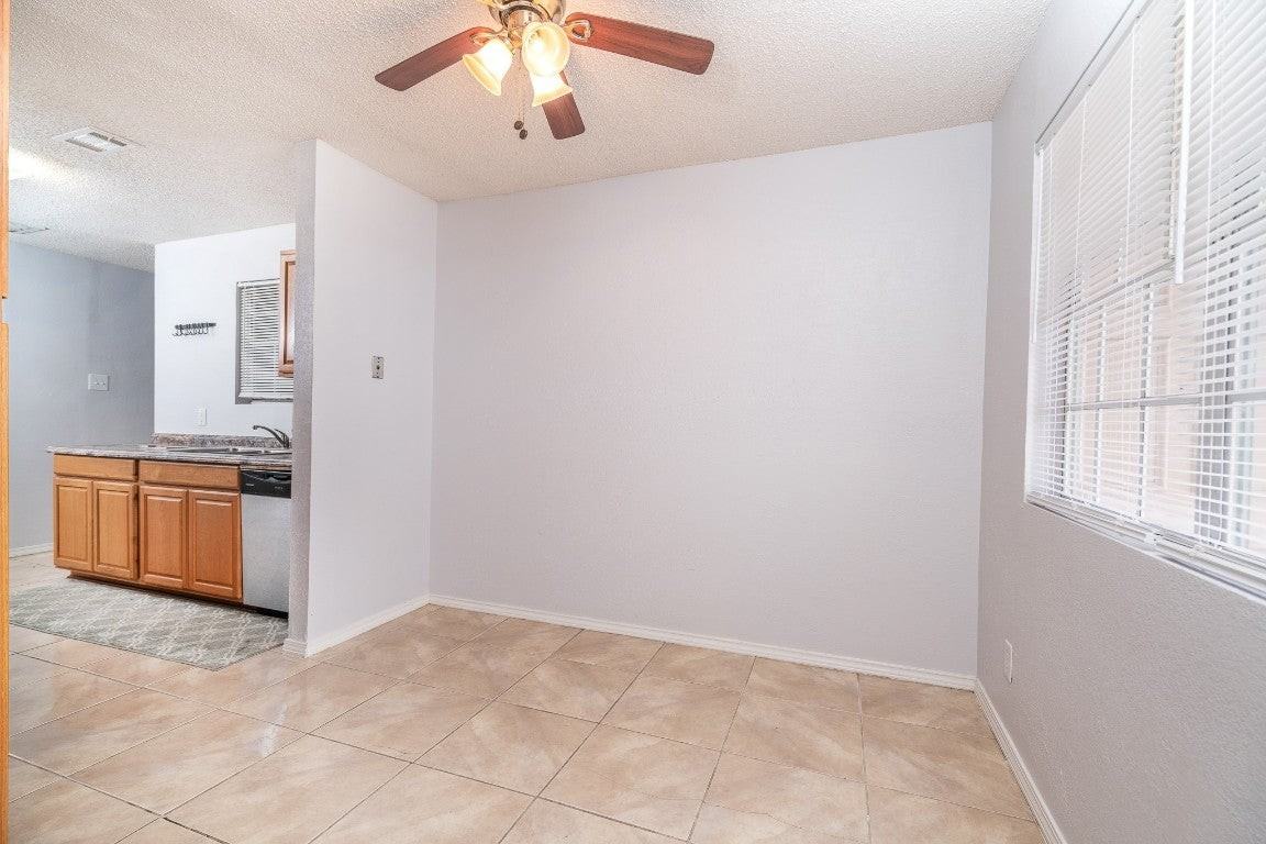 3409 Herbert Dr - Photo 4 of 17