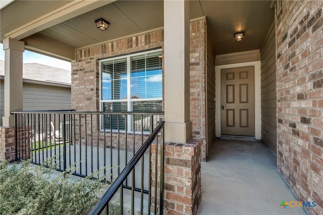 1041 Lauren St - Photo 3 of 28