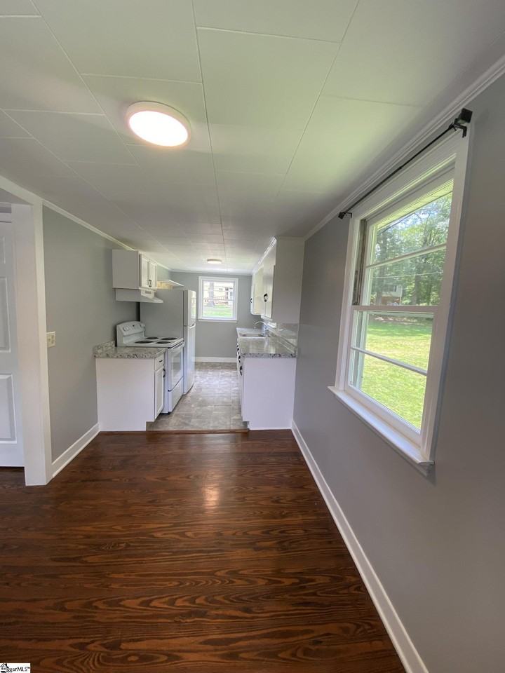 134 E Jones Ave - Photo 7 of 15