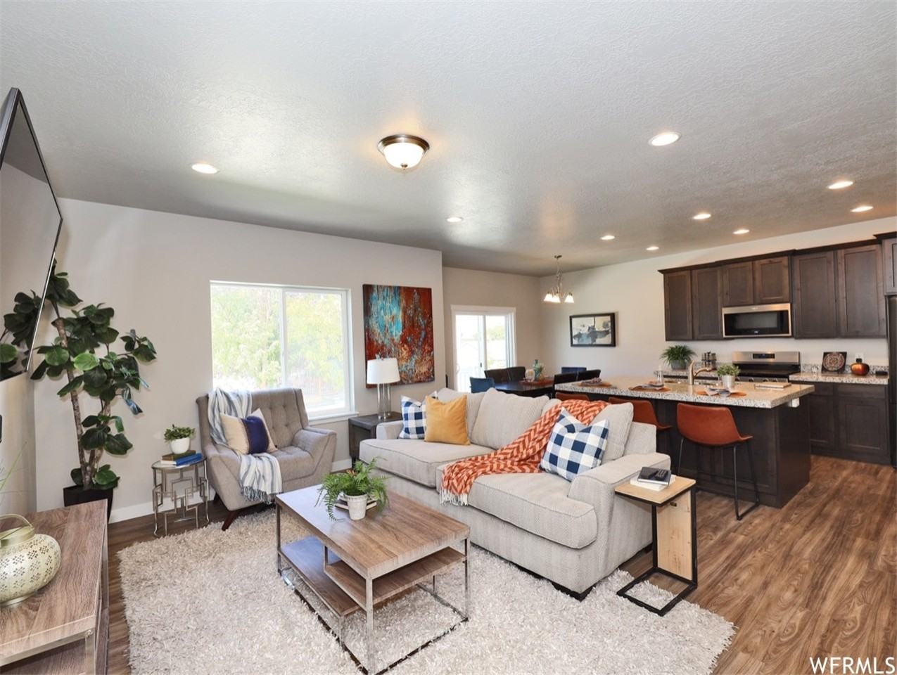 732 Ws - Photo 3 of 21