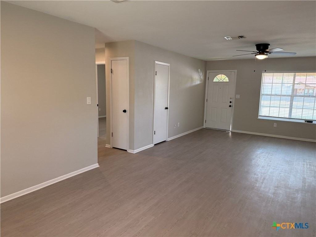 795 Albert St - Photo 5 of 20