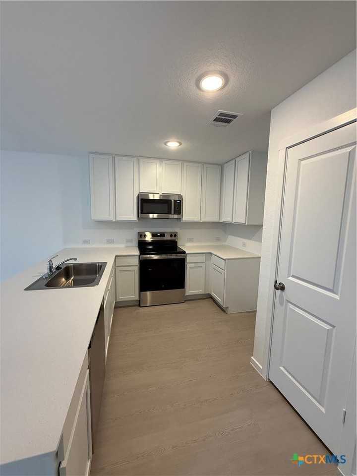 315 Moscato Rd - Photo 2 of 16