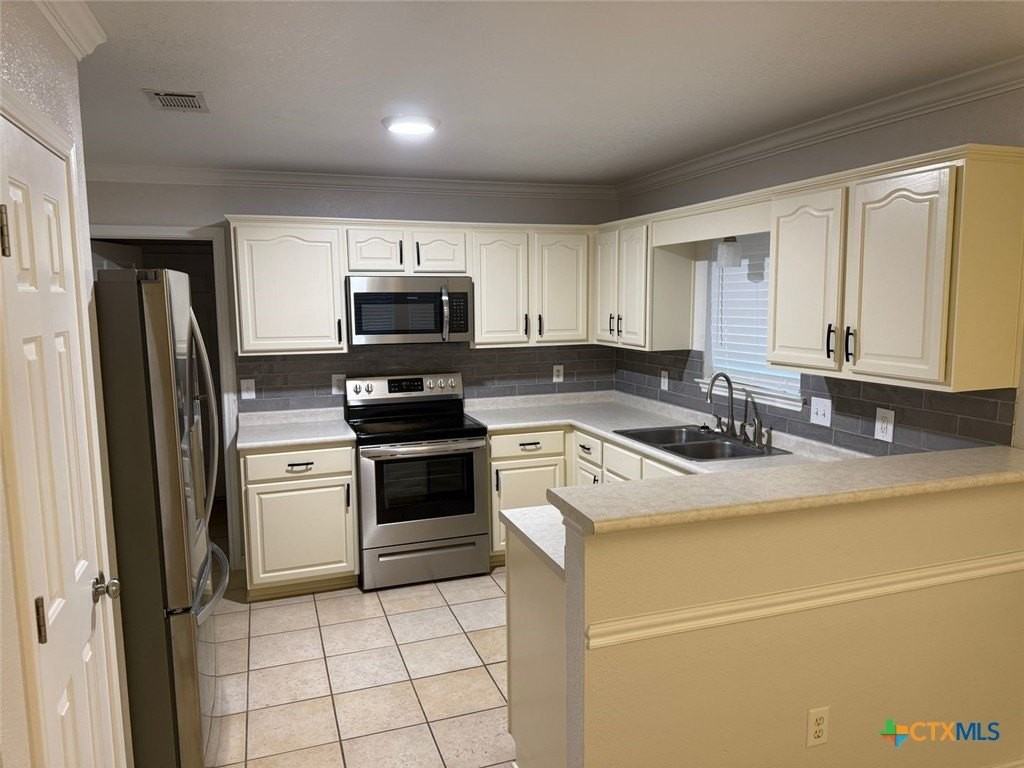426 Armstrong Dr - Photo 4 of 14