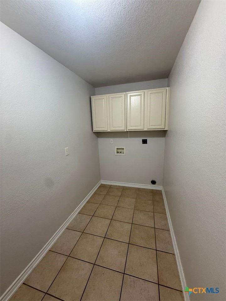 426 Armstrong Dr - Photo 6 of 14