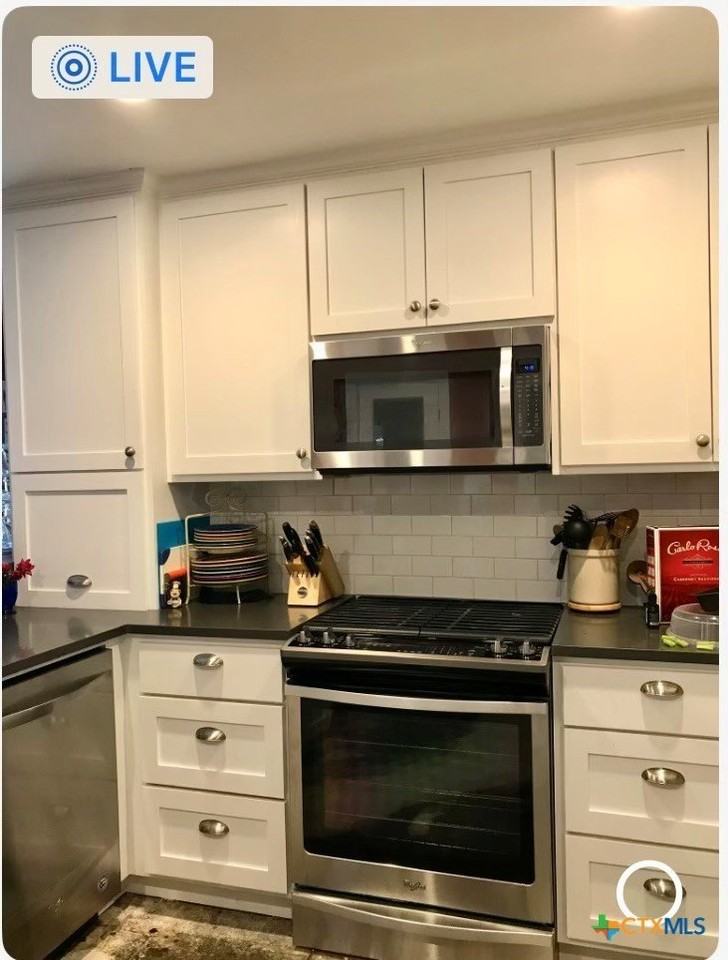 117 E Crockett St - Photo 4 of 4