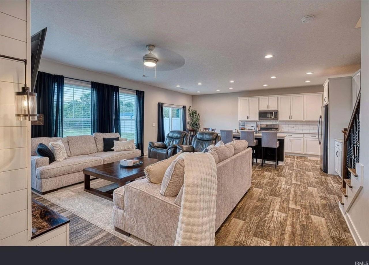 5783 Brookstone Dr - Photo 4 of 13