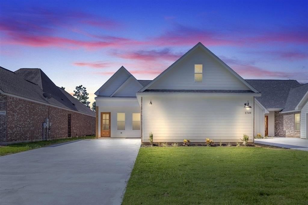 1749 Pelican Dr - Photo 3 of 21