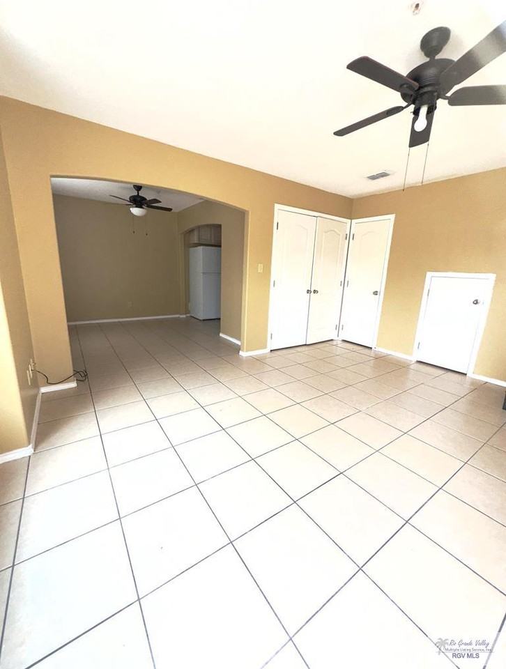 1722 Stone Dr Apt 2 - Photo 3 of 13