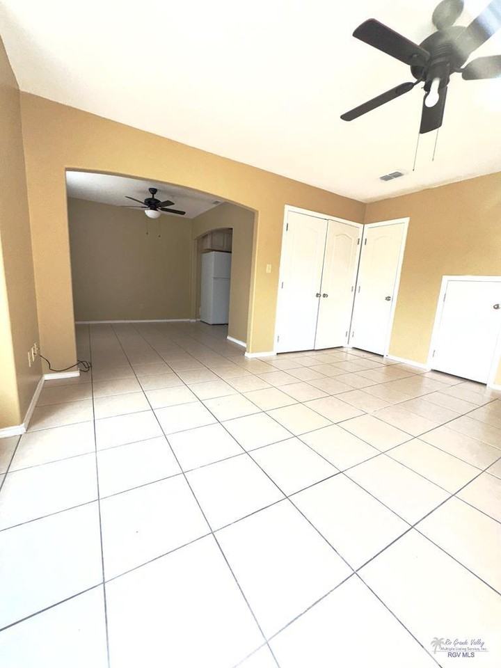 1722 Stone Dr Apt 2 - Photo 4 of 13