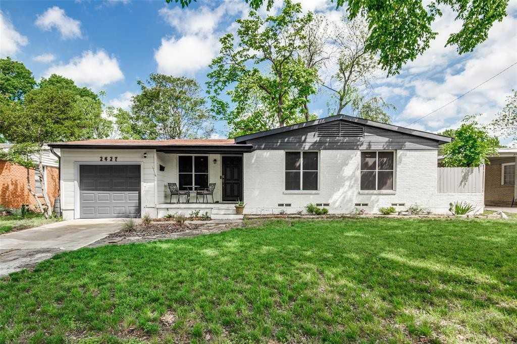 2427 Tolosa Dr - Photo 2 of 13