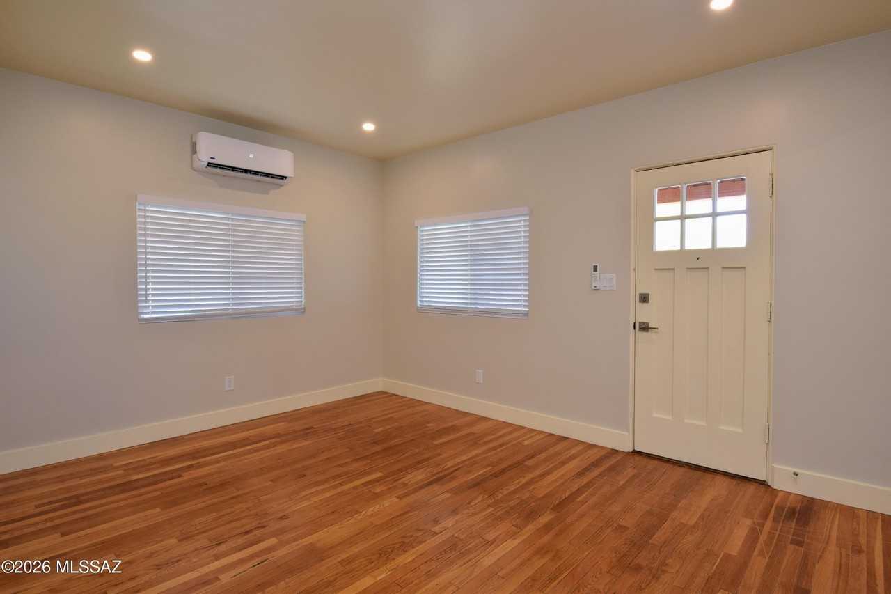 130 N Cherry Ave #2 - Photo 4 of 29