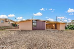 featured image of 904 W 4th Ave