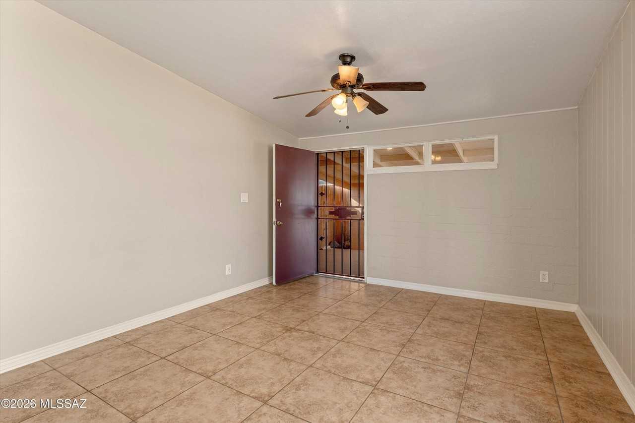 904 W 4th Ave - Photo 5 of 28