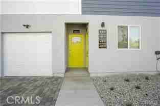 622 W 85th Street 1/2 1/2 - Photo 1 of 1