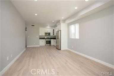 622 W 85th Street 1/2 1/2 - Photo 2 of 18