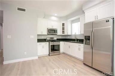622 W 85th Street 1/2 1/2 - Photo 3 of 18