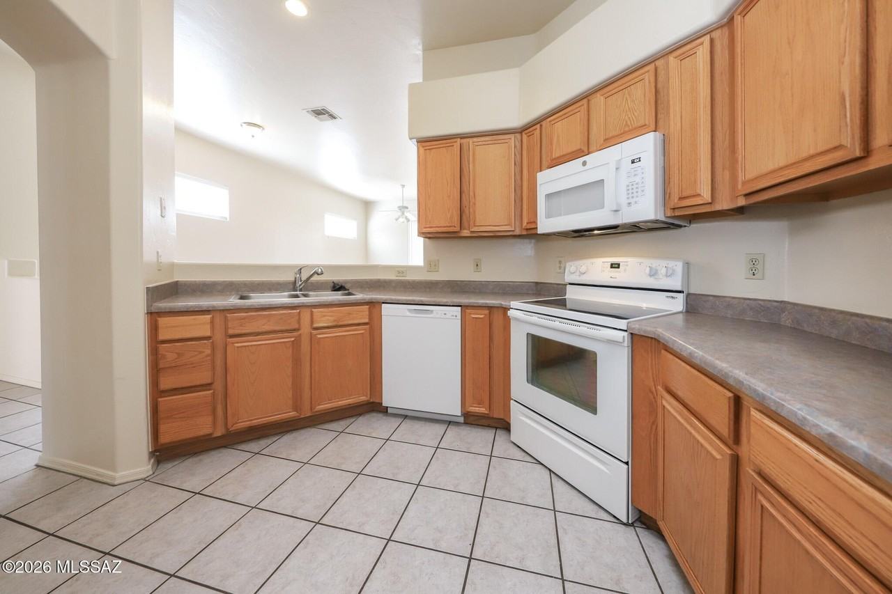 7362 E Placita Sacra - Photo 4 of 20