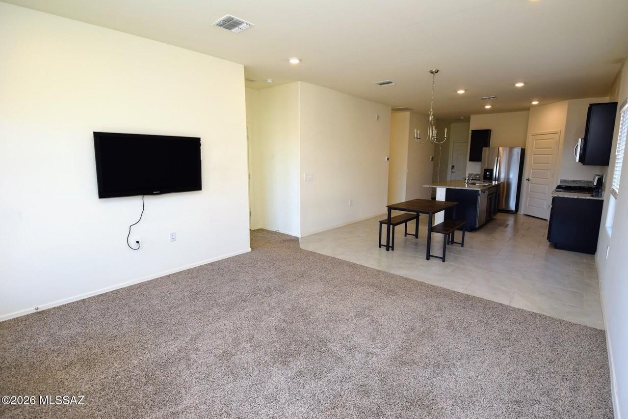 10155 N Leopard Gecko Ter - Photo 7 of 35