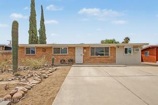 223 W Knox Dr - Photo 1 of 1