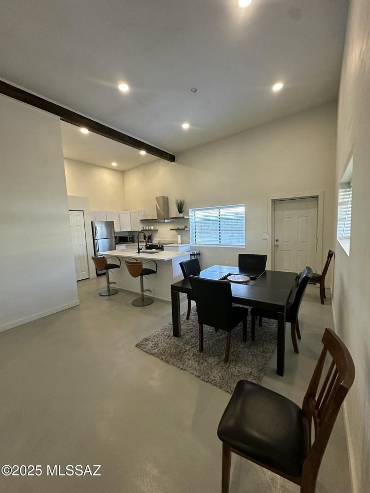 2775 N Goyette Ave - Photo 7 of 15