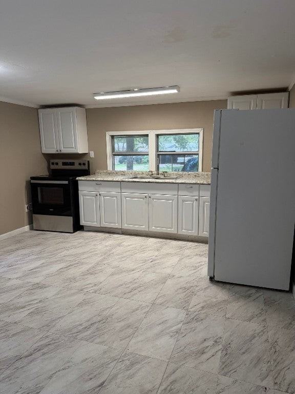10 Lakeview Dr - Photo 3 of 9