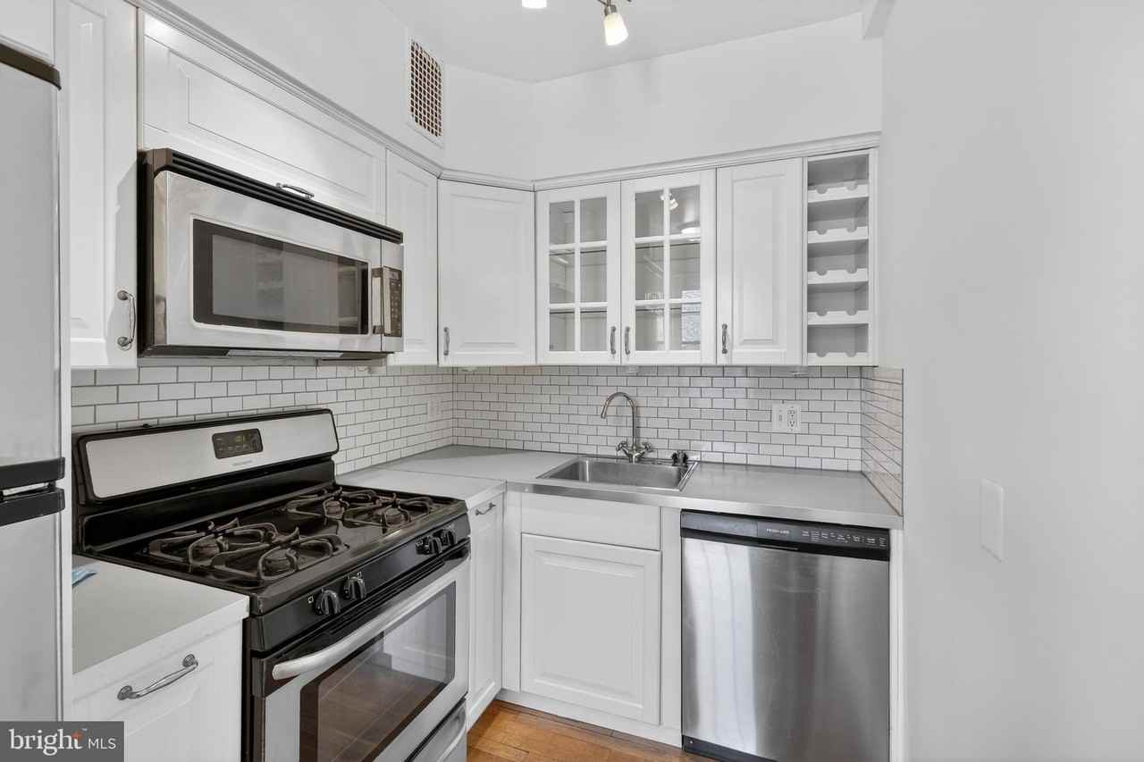 1301 Longfellow St Nw #108 - Photo 7 of 21