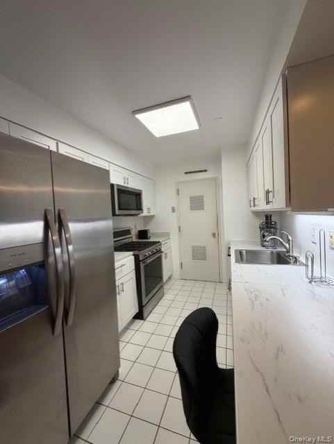 21 Lake St - Photo 3 of 15